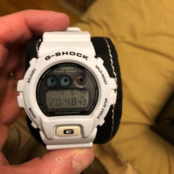 White G Shock - Picture 1 of 2